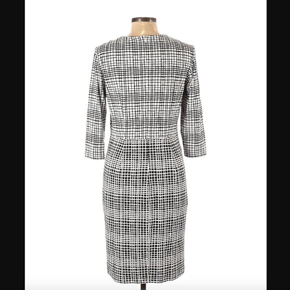 J. McLaughlin Dress 3/4 Sleeve Jewel Neck Front Pleat Mod Matrix White Black - Picture 3 of 7